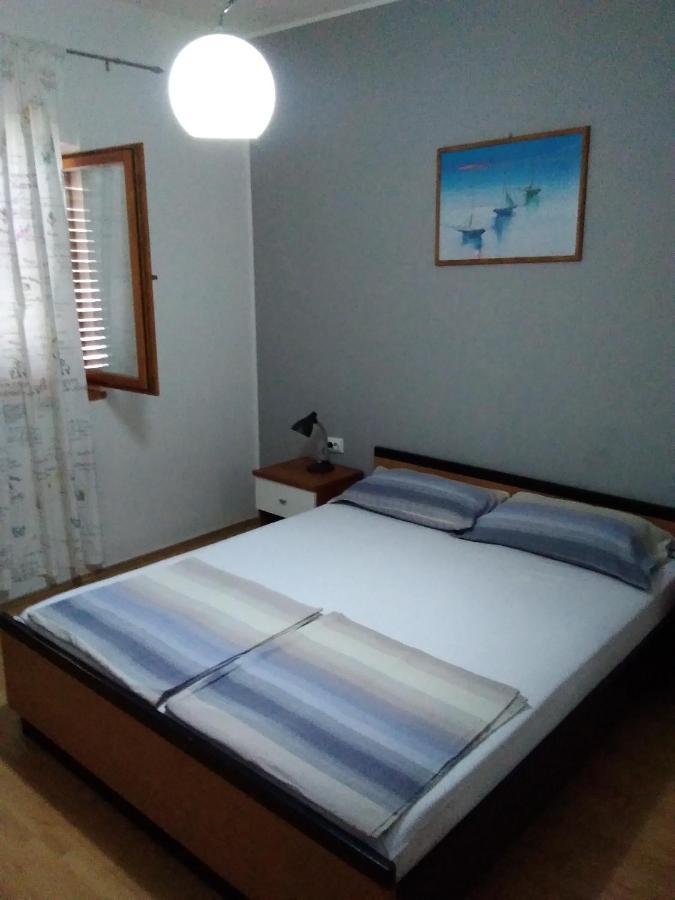 Villa House " Bond " à Tisno Extérieur photo